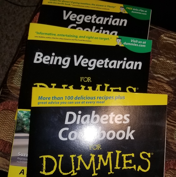 Lot of 3 "...For Dummies" Cook/Lifestyle Books - Picture 1 of 3